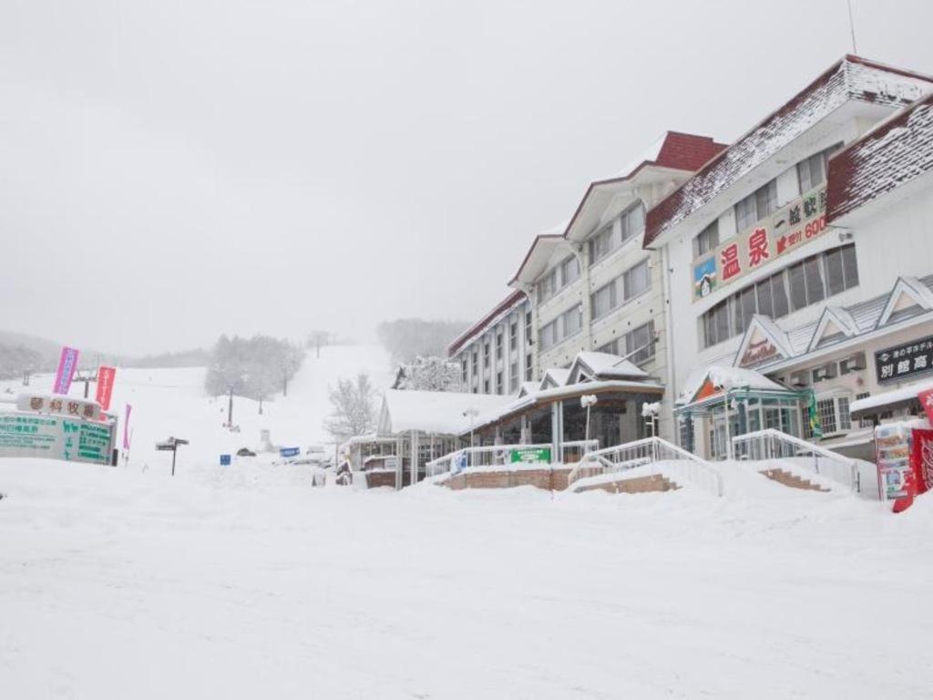 Ikenotaira Shirakaba Kogen Hotel Tatešina Exteriér fotografie